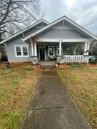 Building Photo - 3 Bedroom 1.5 bathroom home on East North ...