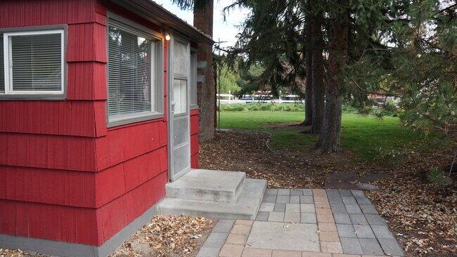Building Photo - Charming 3 bedroom, 2 bathroom Home by the Foothills and Close to Downtown Boise