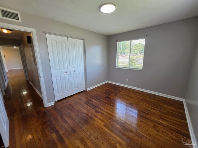 Building Photo - 612 Linden Rd