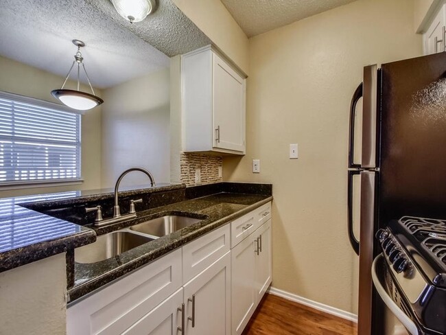 Building Photo - East University Place #118 ***1st month RE...