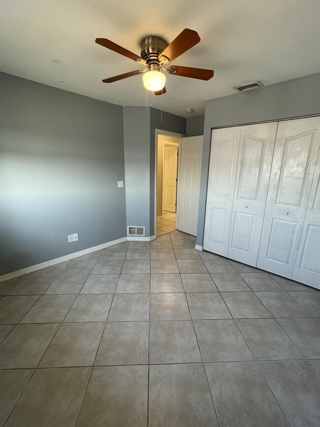 Building Photo - 1602 SW 16th Ct