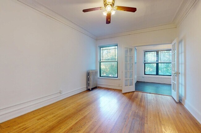 Floorplan - 5300-5308 S. Greenwood Avenue