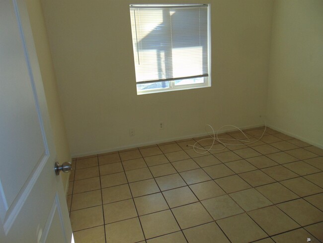 Building Photo - 1922 S 9th Ave