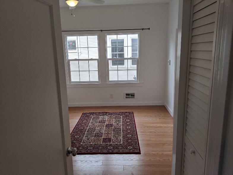 Building Photo - 5410 Princeton St