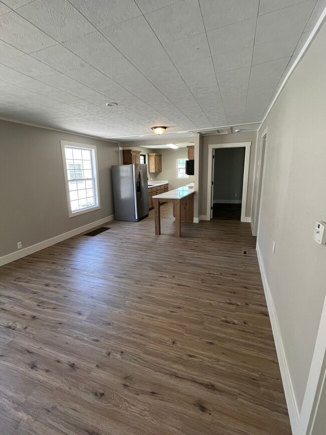 Building Photo - 415 E Jackson St