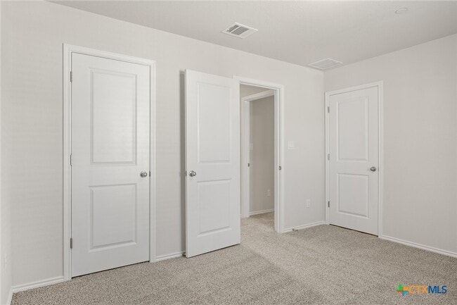 Building Photo - 12811 Village Spun Plz