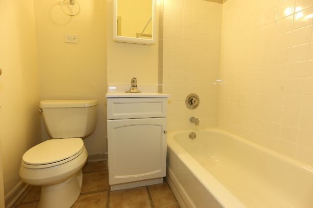 Building Photo - 5746 N Winthrop Ave