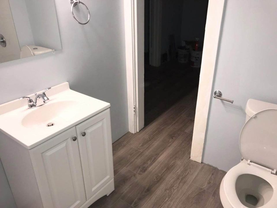 Building Photo - 2826 E 124th St