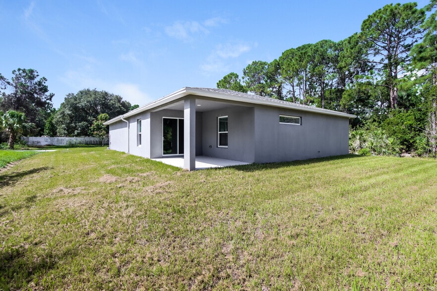 Building Photo - 115 Fell St SE