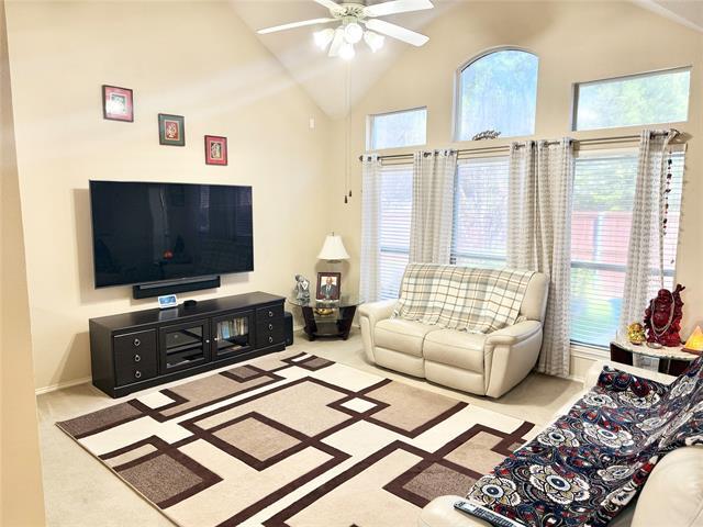 Building Photo - 652 Forest Hill Dr