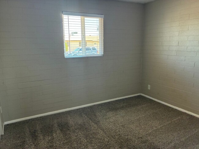 Building Photo - Spacious 4 BR 2BA w/ Large Lot in Paradise Valley!!  Located at 36th St and Greenway