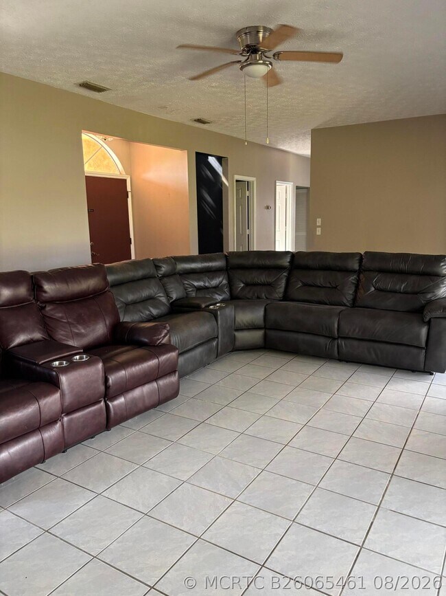 Building Photo - 3710 Promenade Way