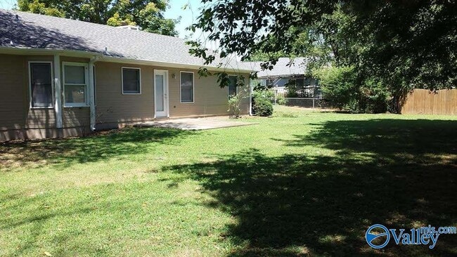 Building Photo - 103 Gordon Dr