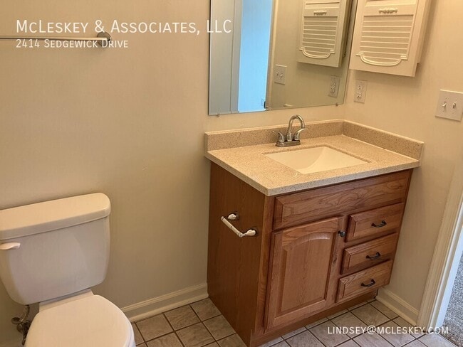 Building Photo - 2414 Sedgewick Dr