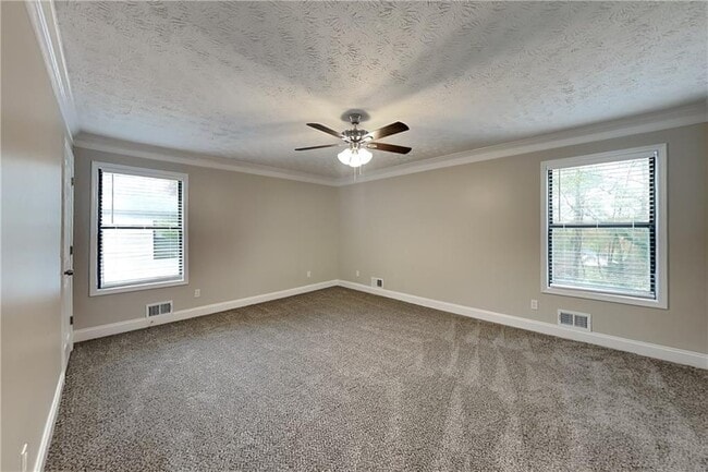 Building Photo - 1105 Tom Ln