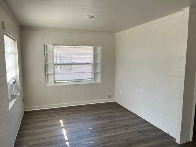 Building Photo - 1339 Winnifred St