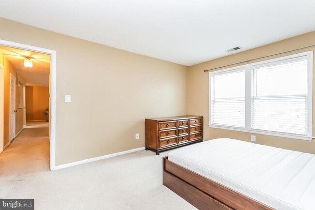 Building Photo - 306 Trinity Ct