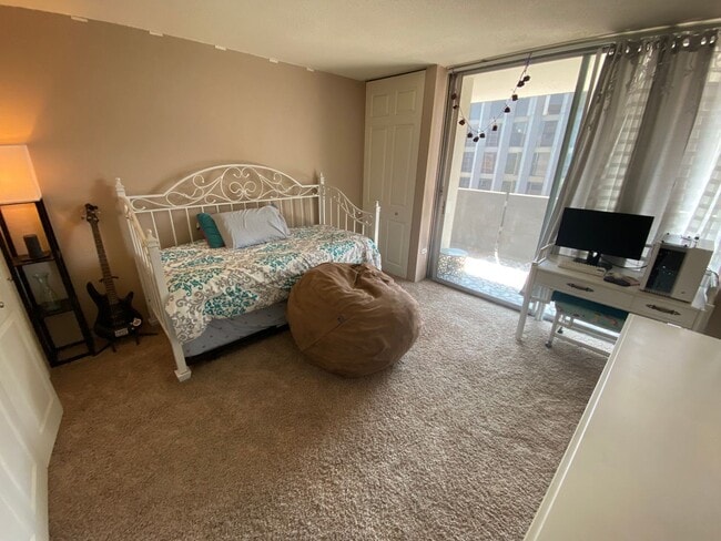 Building Photo - Great Barrington Condo