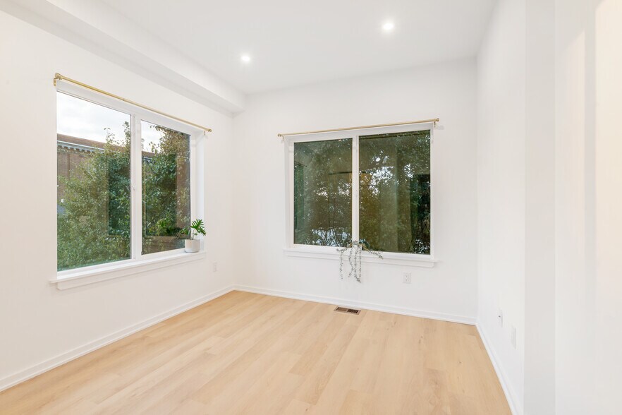 Building Photo - 1627 Fontain St