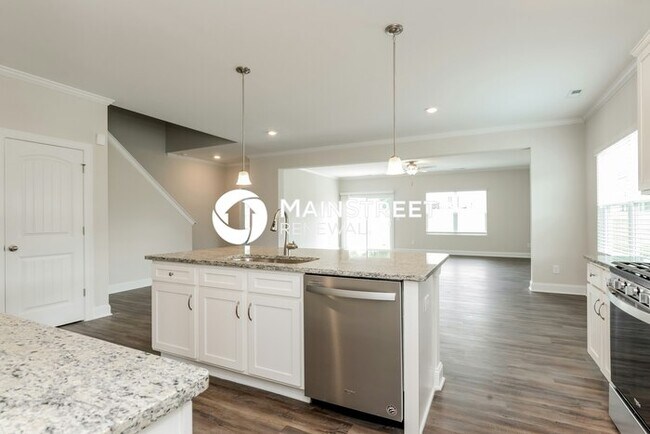 Building Photo - 4 Bedroom Pet-Friendly Home in Monroe, NC with Main Street Renewal