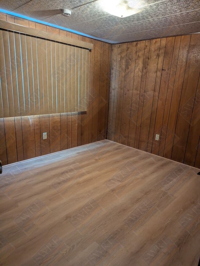 Building Photo - 1038 Lyle St