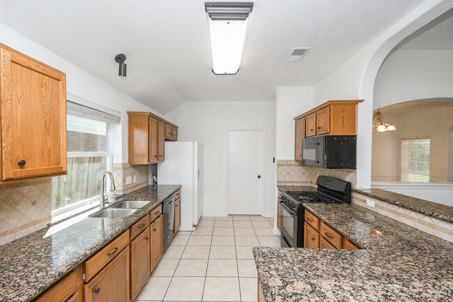 Building Photo - 3626 Stratford Town Ln