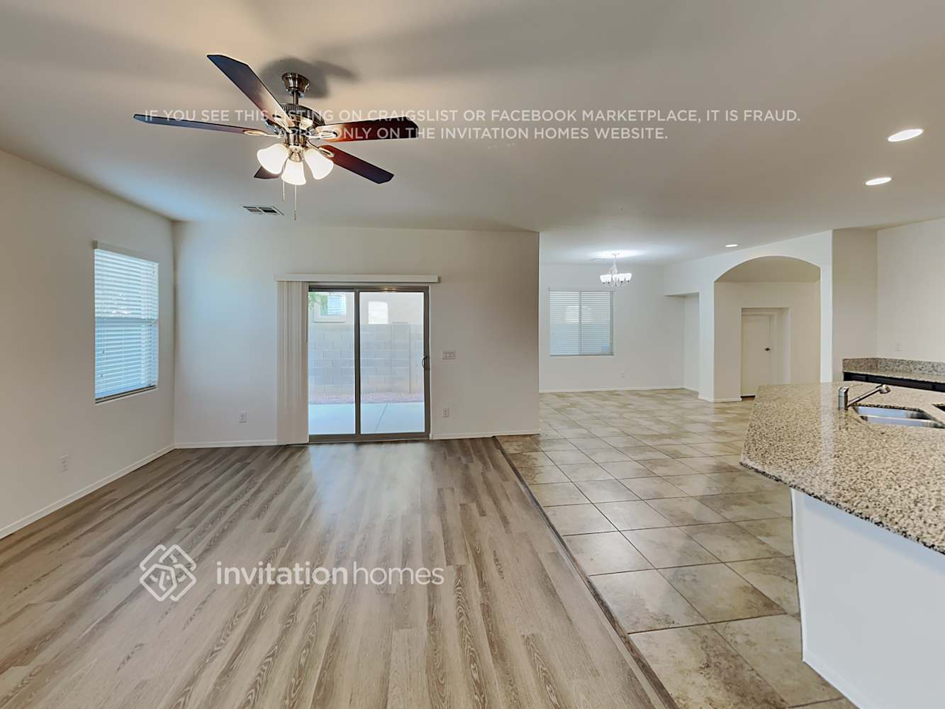 Building Photo - 1285 E Palomino Way