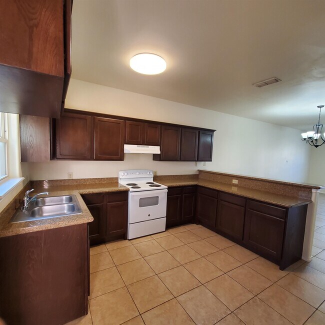 Building Photo - 1007 Emerald Valley Dr