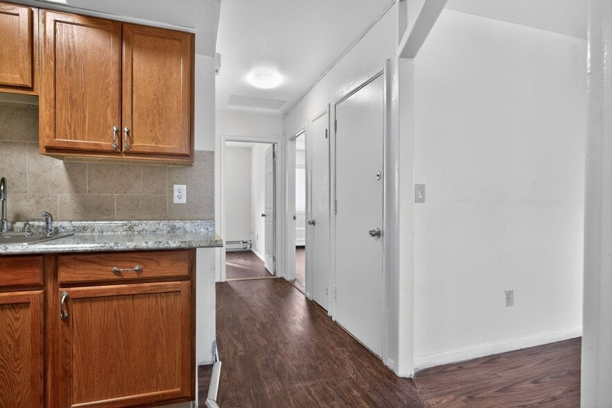 Building Photo - 1102 E 233rd St