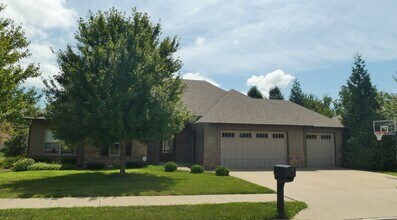 Building Photo - Beautiful Home in Thornbrook