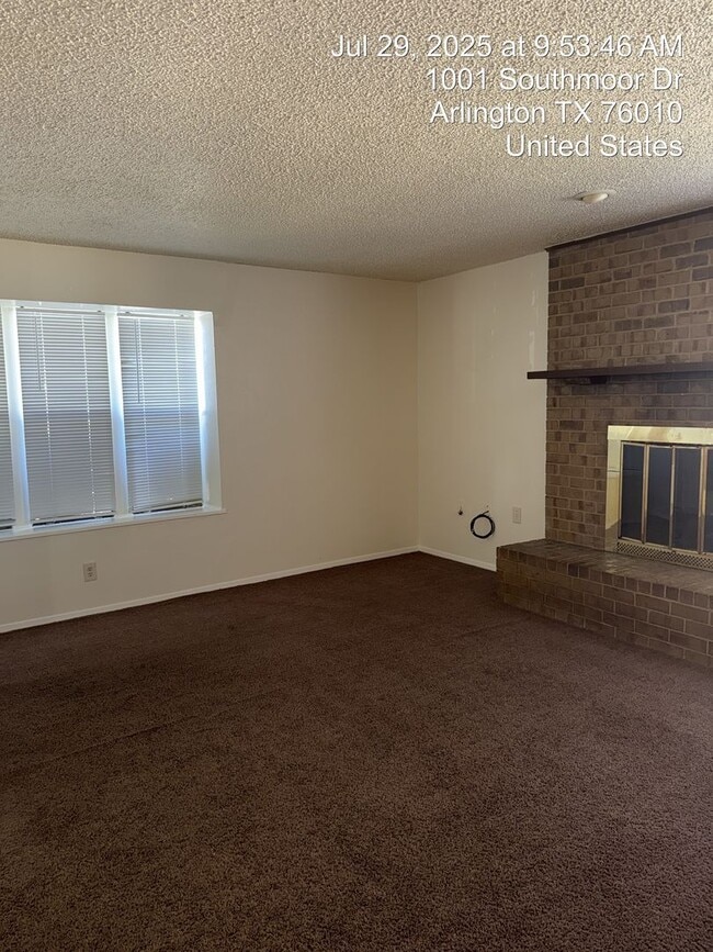 Building Photo - Duplex