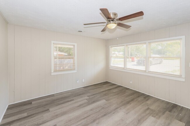 Building Photo - 1676 Hurley Cir