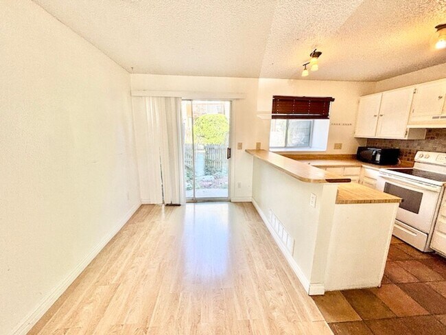 Building Photo - 17315 E Rice Cir
