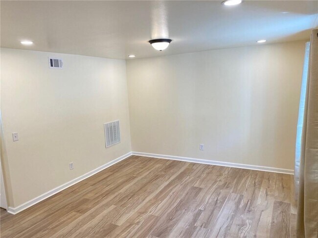 Building Photo - 2264 Salt Springs Pl