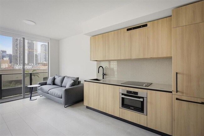 Building Photo - 121 NE 5th St