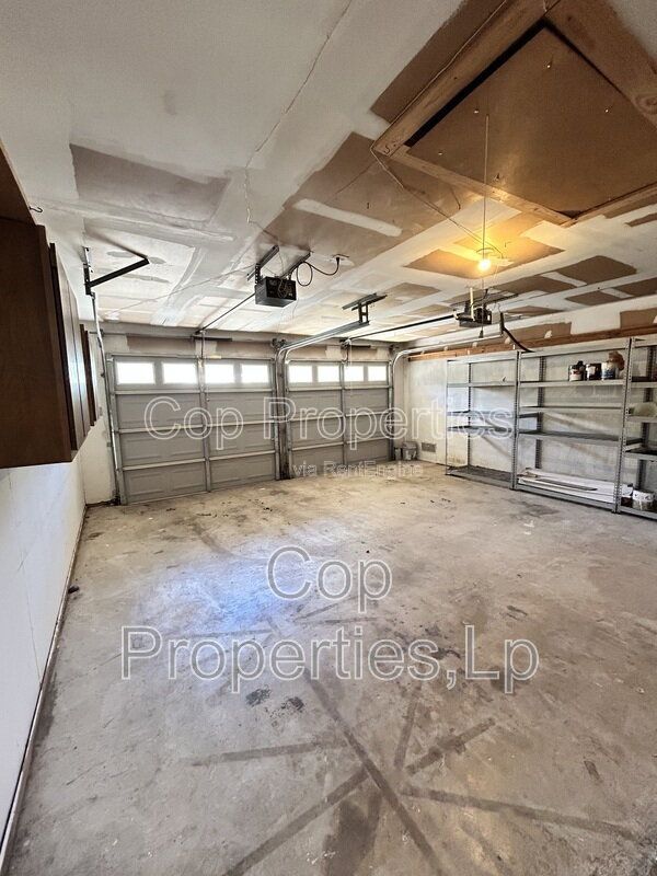 Building Photo - 6219 Sun Hollow