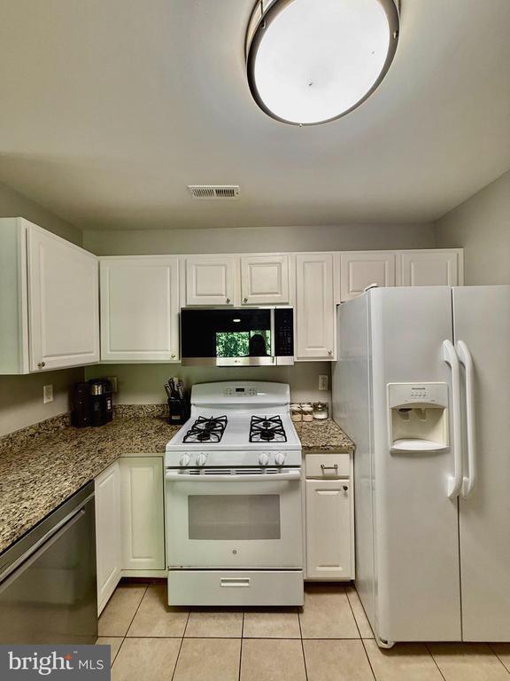 Building Photo - 18825 Sparkling Water Dr