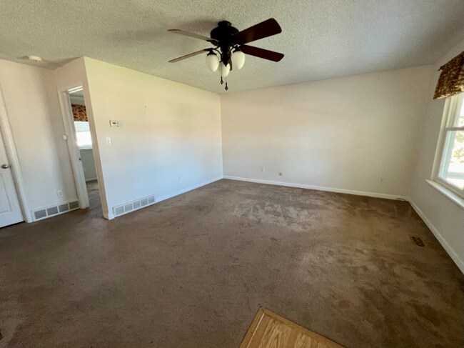 Building Photo - Single Family Home - Ready in May!