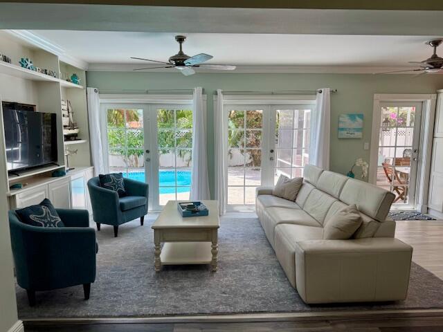 Building Photo - 908 SE 10th St