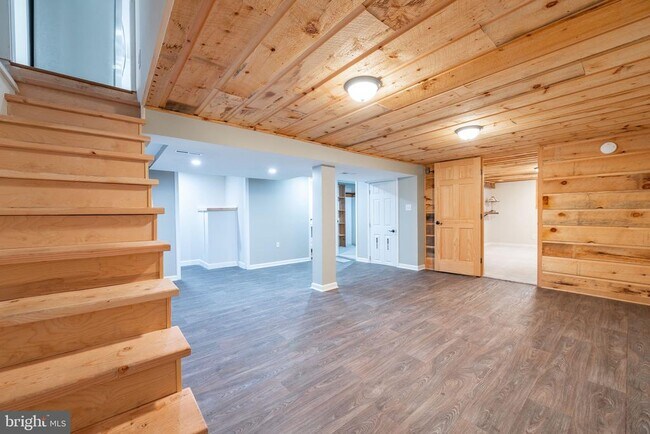 Building Photo - 11419 Greenberry Rd