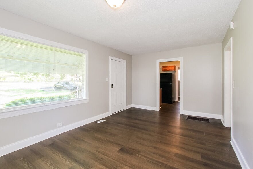 Building Photo - 3004 Forestdale Blvd
