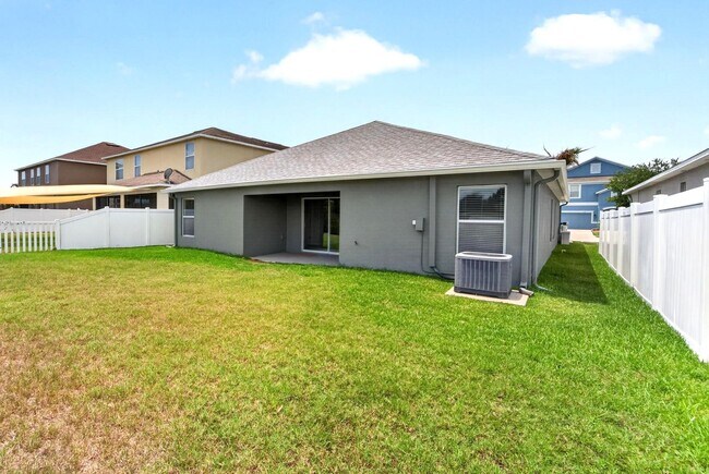 Building Photo - 13128 Royal Pines Ave