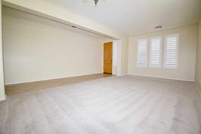 Building Photo - Beautiful Seville Area 4 bedroom Home!