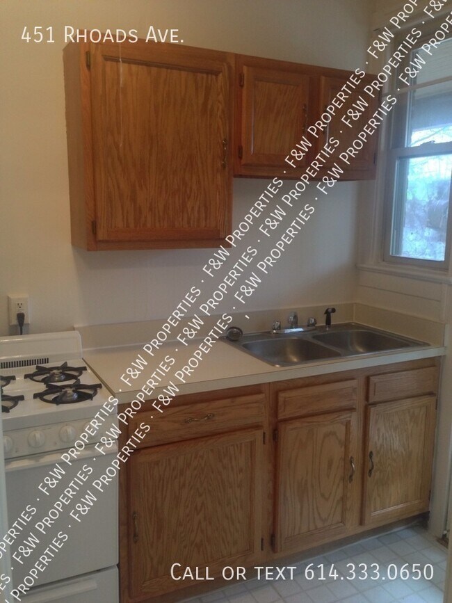 Building Photo - 451 Rhoads Ave