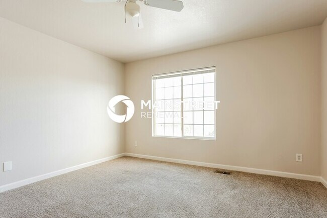 Building Photo - 3 Bedroom Pet-Friendly Home in DENVER, CO with Main Street Renewal