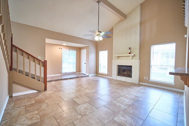 Primary Photo - 10126 Northview Dr