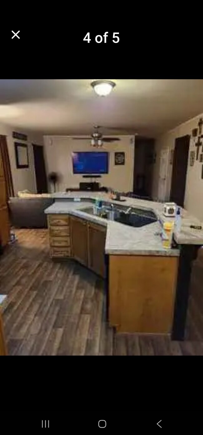 Building Photo - 818 FM713