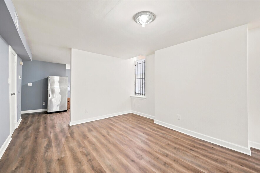 Building Photo - 1721 W Tioga St