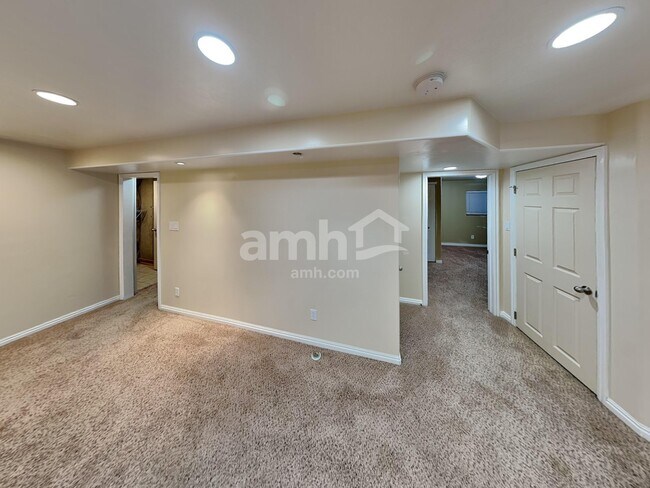 Building Photo - 5233 W Elk Horn Peak Dr