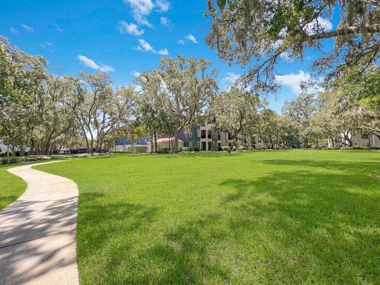 Building Photo - 25150 Lovegrass Dr